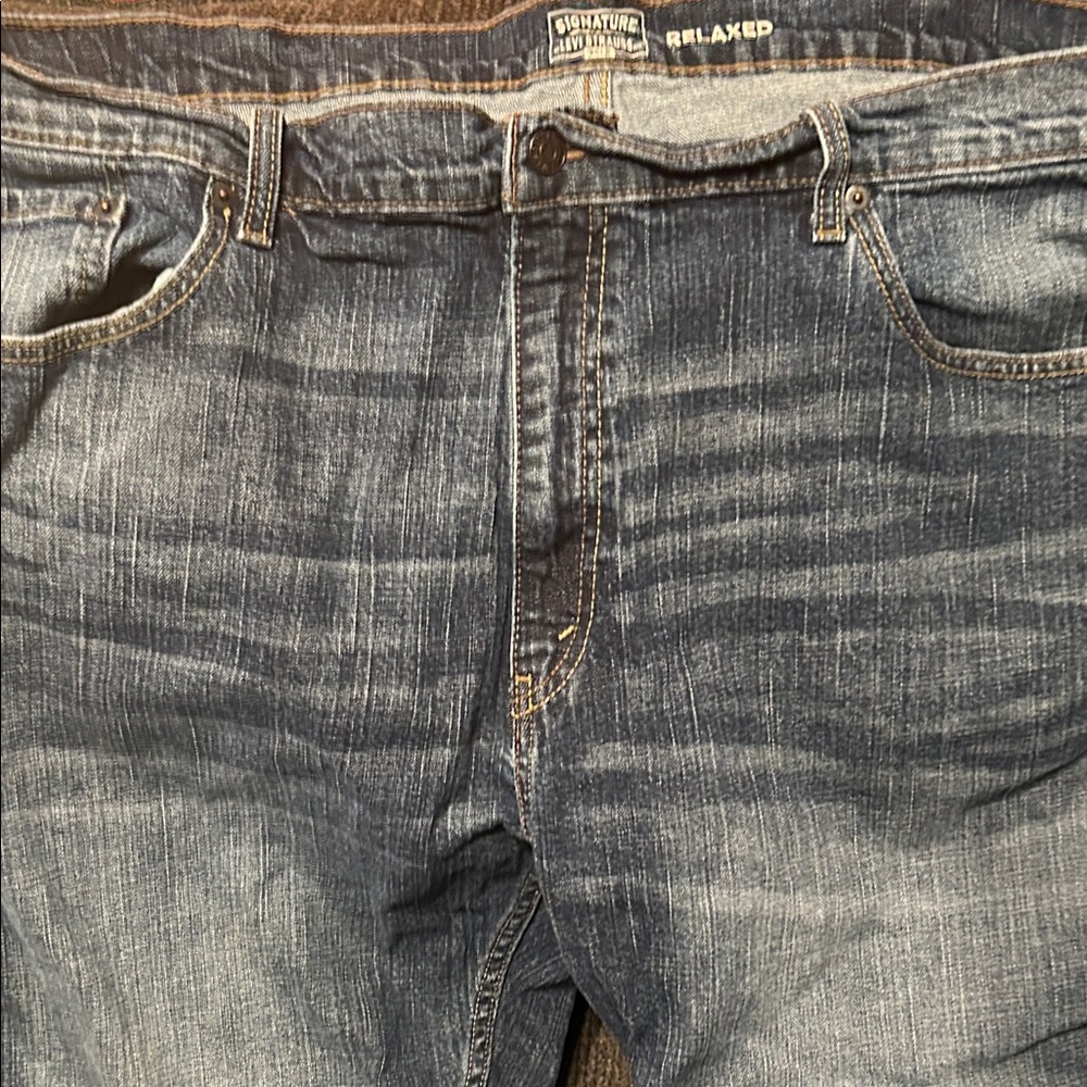 Signature Men's Relaxed Fit Blue Jeans